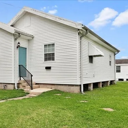 Rent this 2 bed house on 301 Kenilworth Street in Lakeview, New Orleans