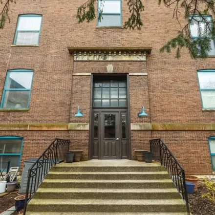 Buy this 2 bed condo on 4745 North Ravenswood Avenue in Chicago, IL 60640