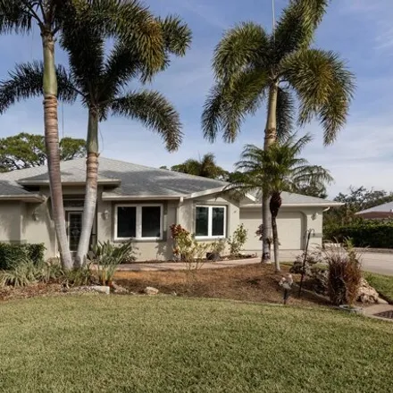 Buy this 3 bed house on 302 Gulf Drive in Venice, FL 34285