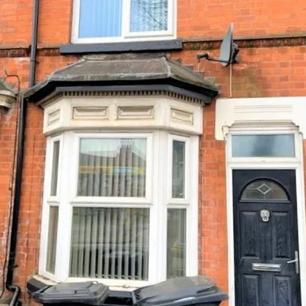 Rent this 2 bed townhouse on Masjid us Sunnah in 176 Welford Road, Leicester