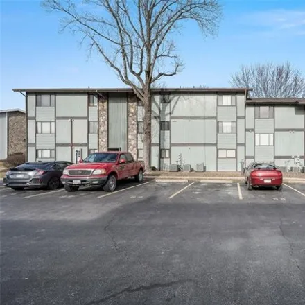 Buy this 2 bed condo on 95 Lemans Court in Lake Saint Louis, MO 63367