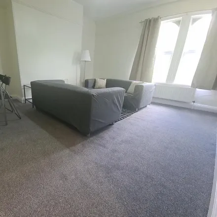Rent this 3 bed apartment on 11 Moorland Road in Leeds, LS6 1AJ