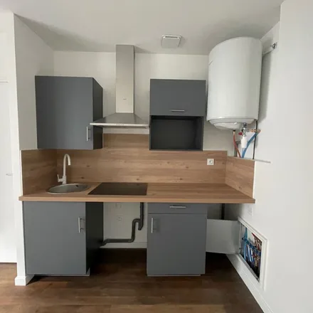 Rent this 2 bed apartment on La Sale in Route d'Angers, 49000 Écouflant
