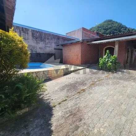 Rent this 3 bed house on Avenida Casa Branca in Jardim Casa Branca, Caraguatatuba - SP