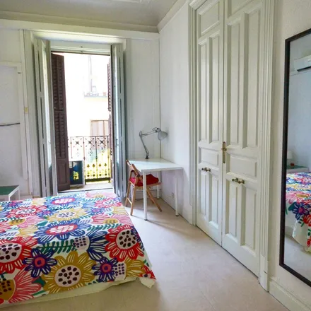 Image 2 - Calle de las Fuentes, 9, 28013 Madrid, Spain - Apartment for rent