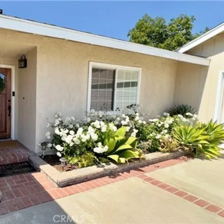 Image 3 - 17043 Galesberg St, Granada Hills, California, 91344 - House for sale