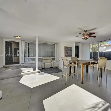 Image 2 - 9124 Carlyle Avenue, Surfside, FL 33154, USA - House for rent