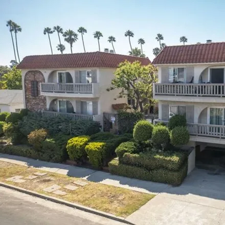 Buy this 26 bed house on 12037 Goshen Avenue in Los Angeles, CA 90049