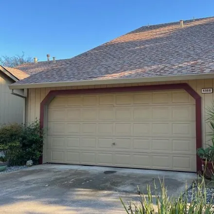 Buy this 2 bed house on Creek Tree Court in Sacramento County, CA 95841