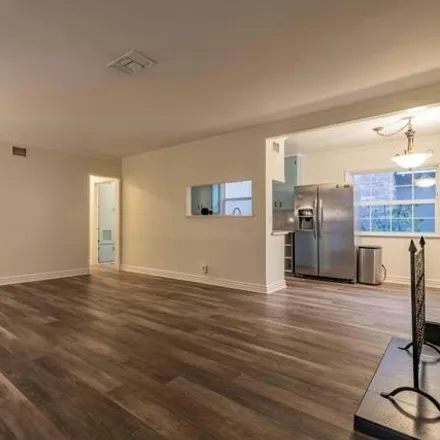 Image 3 - Smart & Final, Mariano Street, Los Angeles, CA 91370, USA - House for rent