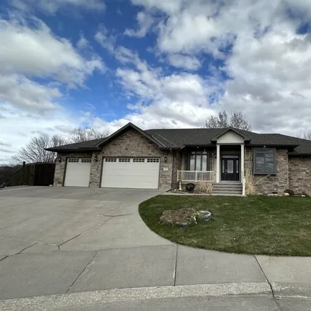 Buy this 4 bed house on 599 East 52nd Street Place in Kearney, NE 68847