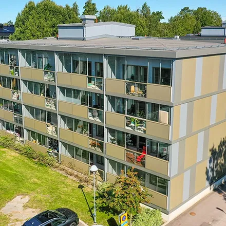 Rent this 2 bed apartment on Gunnilbogatan 18A in 723 34 Västerås, Sweden