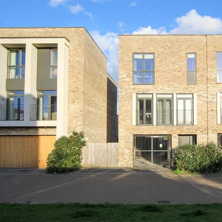 Rent this 3 bed townhouse on 14 Willers Lane in Cambridge, CB2 9DH