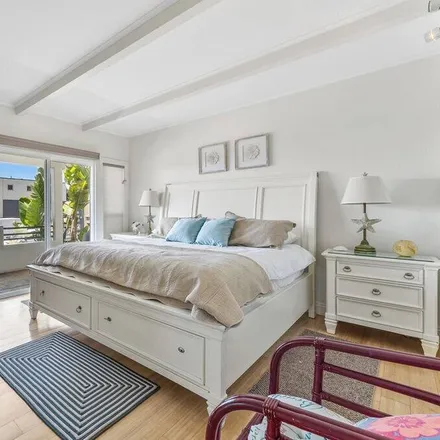 Rent this 5 bed house on Aptos Beach Drive in Rio del Mar, Santa Cruz County