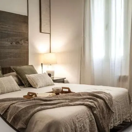 Rent this 2 bed apartment on cerveceria Pittu in Calle de Claudio Coello, 28001 Madrid