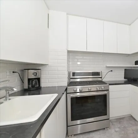 Image 2 - 18-15 215th Street, New York, NY 11360, USA - Apartment for sale