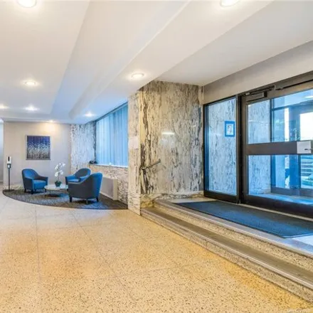 Image 2 - 97-07 67th Avenue, New York, NY 11374, USA - Apartment for sale