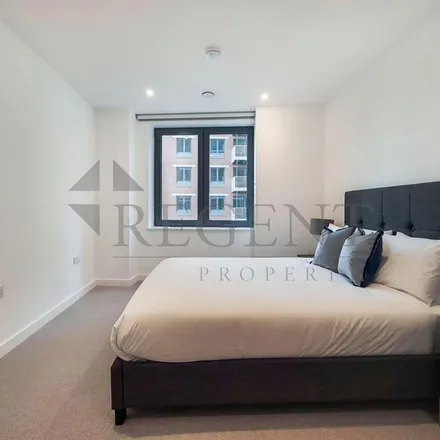 Image 5 - 21-22 Gillender Street, Bromley-by-Bow, London, E3 3LB, United Kingdom - Apartment for rent