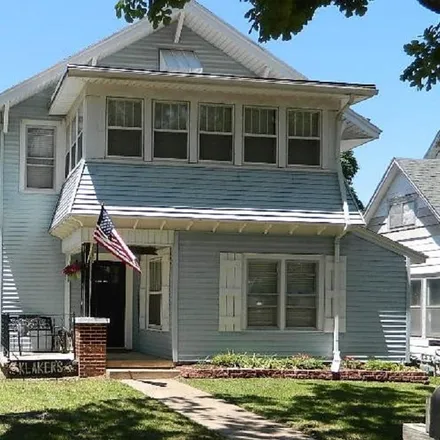 Buy this 3 bed house on 1398 Pine Avenue in Winfield, KS 67156