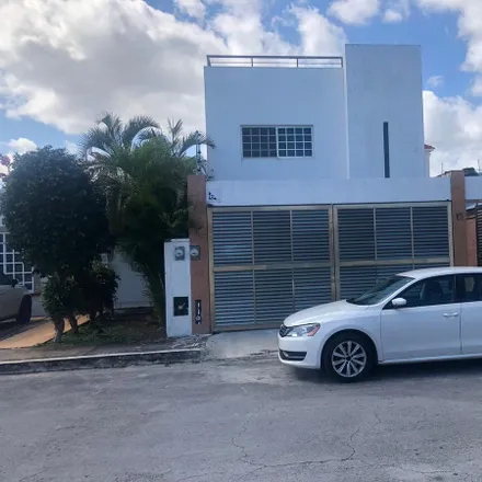 Buy this studio house on Calle la Floresta in Gran Santa Fe I, 77518 Cancún