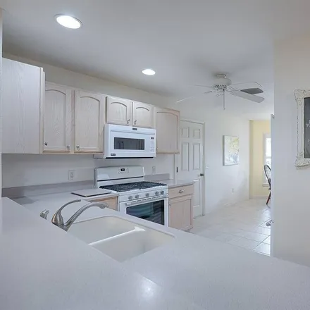 Image 3 - 571 Smithfield Place, The Villages, FL 32162, USA - House for sale