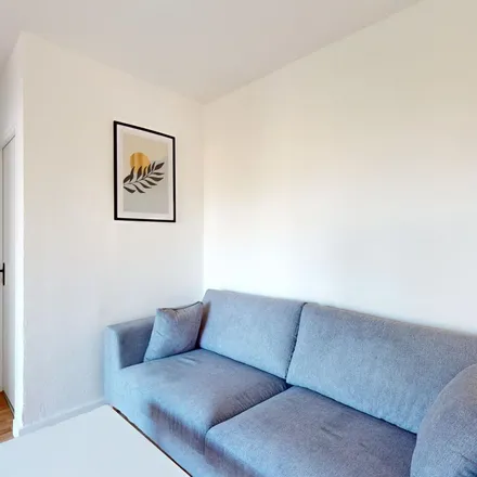 Image 2 - 17 Rue Vincent van Gogh, 31100 Toulouse, France - Apartment for rent