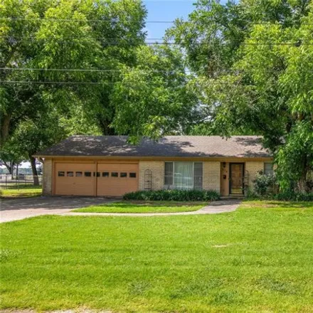 Image 1 - 224 E Plum Ave, De Leon, Texas, 76444 - House for sale