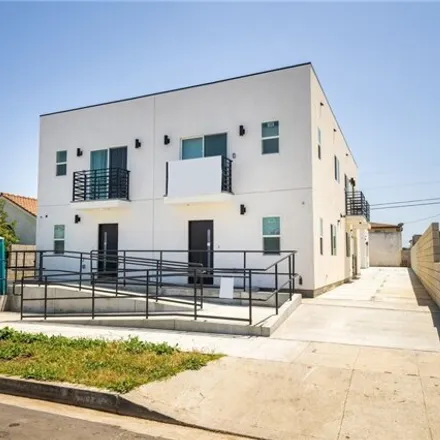 Image 1 - 1570 West 84th Street, Los Angeles, CA 90047, USA - House for sale