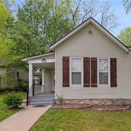 Buy this 2 bed house on 1020 Oakley Avenue in Kansas City, MO 64127