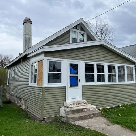 Buy this 2 bed house on 918 West Lafayette Avenue in City of Syracuse, NY 13207