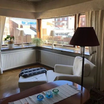 Rent this 3 bed apartment on Immanuelskyrkan Borås in Sturegatan 45, 503 42 Borås
