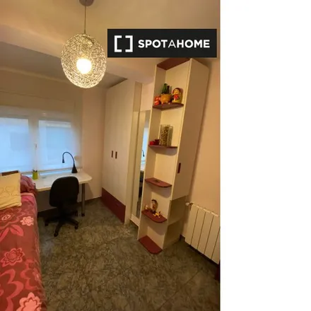 Rent this 2 bed room on Carrer de Joan Fiveller in 26, 08940 Cornellà de Llobregat