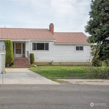 Buy this 3 bed house on 474 West Helena Avenue in Ellensburg, WA 98926