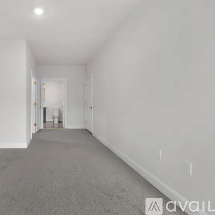 Image 1 - 45 S Grove St, Unit 521 - Apartment for rent