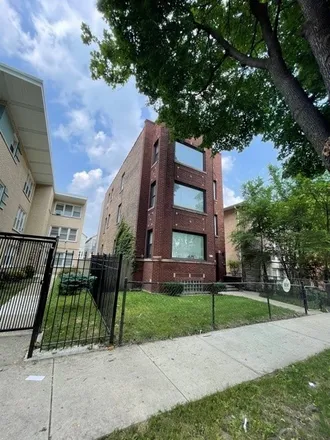 Buy this 9 bed duplex on 7922 South Essex Avenue in Chicago, IL 60617