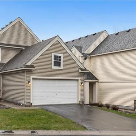 Image 1 - 8735 North Bay Drive, Chanhassen, MN 55317, USA - House for sale