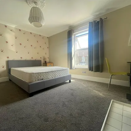 Rent this 1 bed room on Oak Road in Tonge Road, Bapchild