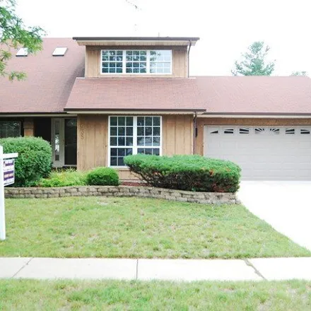 Rent this 3 bed house on 999 North Dexter Lane in Hoffman Estates, Schaumburg Township