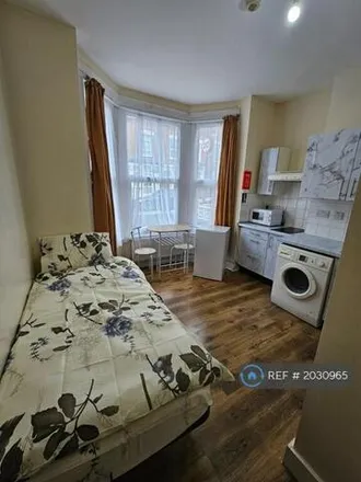 Rent this studio apartment on 27 Eade Road in London, N4 1DJ