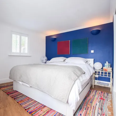 Image 4 - Cambridge Cottages, London, TW9 3AS, United Kingdom - House for rent