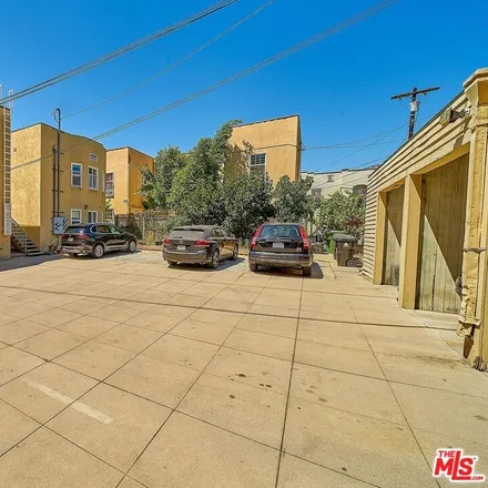 Image 2 - 206 South Catalina Street, Los Angeles, CA 90004, USA - Townhouse for sale