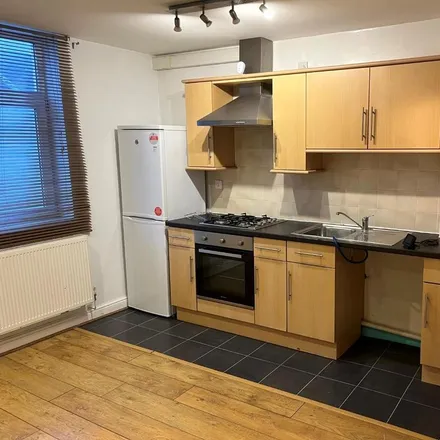 Image 5 - Janet Street, Cardiff, CF24 2DU, United Kingdom - Apartment for rent