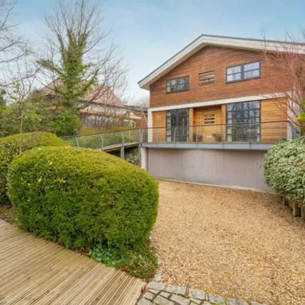 Buy this 5 bed house on Hollow Way Lane in Chesham, HP6 6DJ