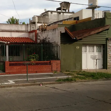 Buy this 2 bed house on Mendoza 972 in 1822 Partido de Lanús, Argentina