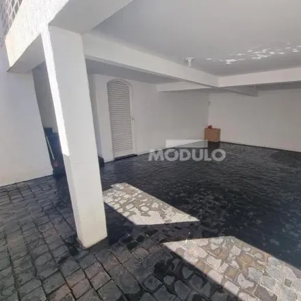 Rent this 3 bed house on Rua General Câmara in Tabajaras, Uberlândia - MG