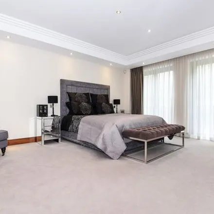 Image 4 - Walter's Cottage, Charters Road, Sunningdale, SL5 9QA, United Kingdom - Apartment for rent