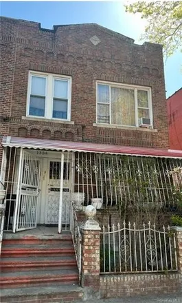 Buy this 7 bed house on 1354 Morrison Avenue in New York, NY 10472