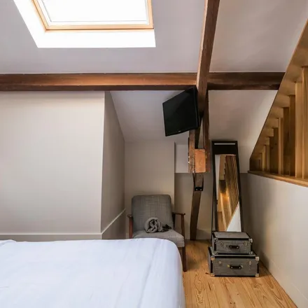 Rent this 1 bed apartment on Galeria de Arquitectura in Rua do Visconde de Bóbeda, 4049-021 Porto