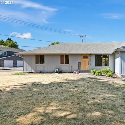 Buy this 3 bed house on 492 Dean Avenue in Eugene, OR 97404
