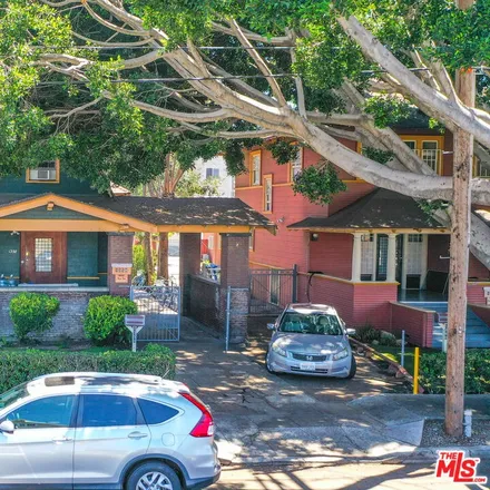 Buy this studio townhouse on 1358 West 29th Street in Los Angeles, CA 90007